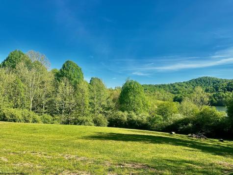 570 Lakeview Drive Horner WV 26372