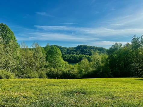 570 Lakeview Drive Horner WV 26372
