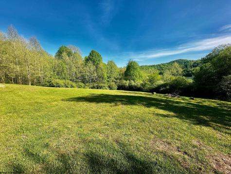 570 Lakeview Drive Horner WV 26372