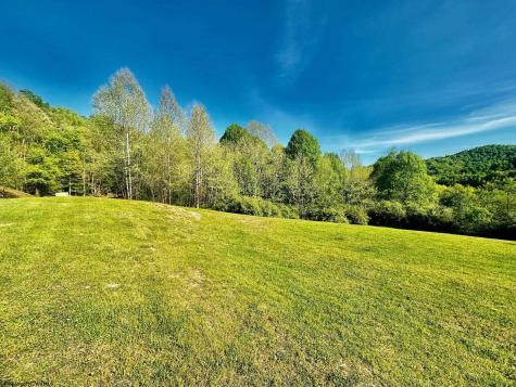 570 Lakeview Drive Horner WV 26372
