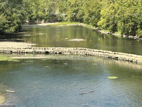 4 East Run Circle Four States WV 26572