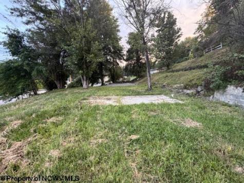 1672 Milford Street Clarksburg WV 26301-5600