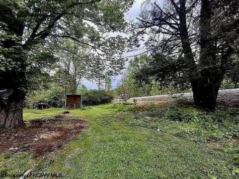34 Sandy Beach Road Fairmont WV 26554