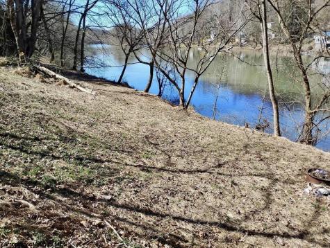 34 Sandy Beach Road Fairmont WV 26554