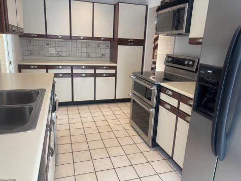 104 Lakeview Estates Morgantown WV 26508
