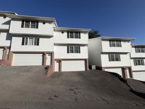802 Carmell Court Morgantown WV 26505