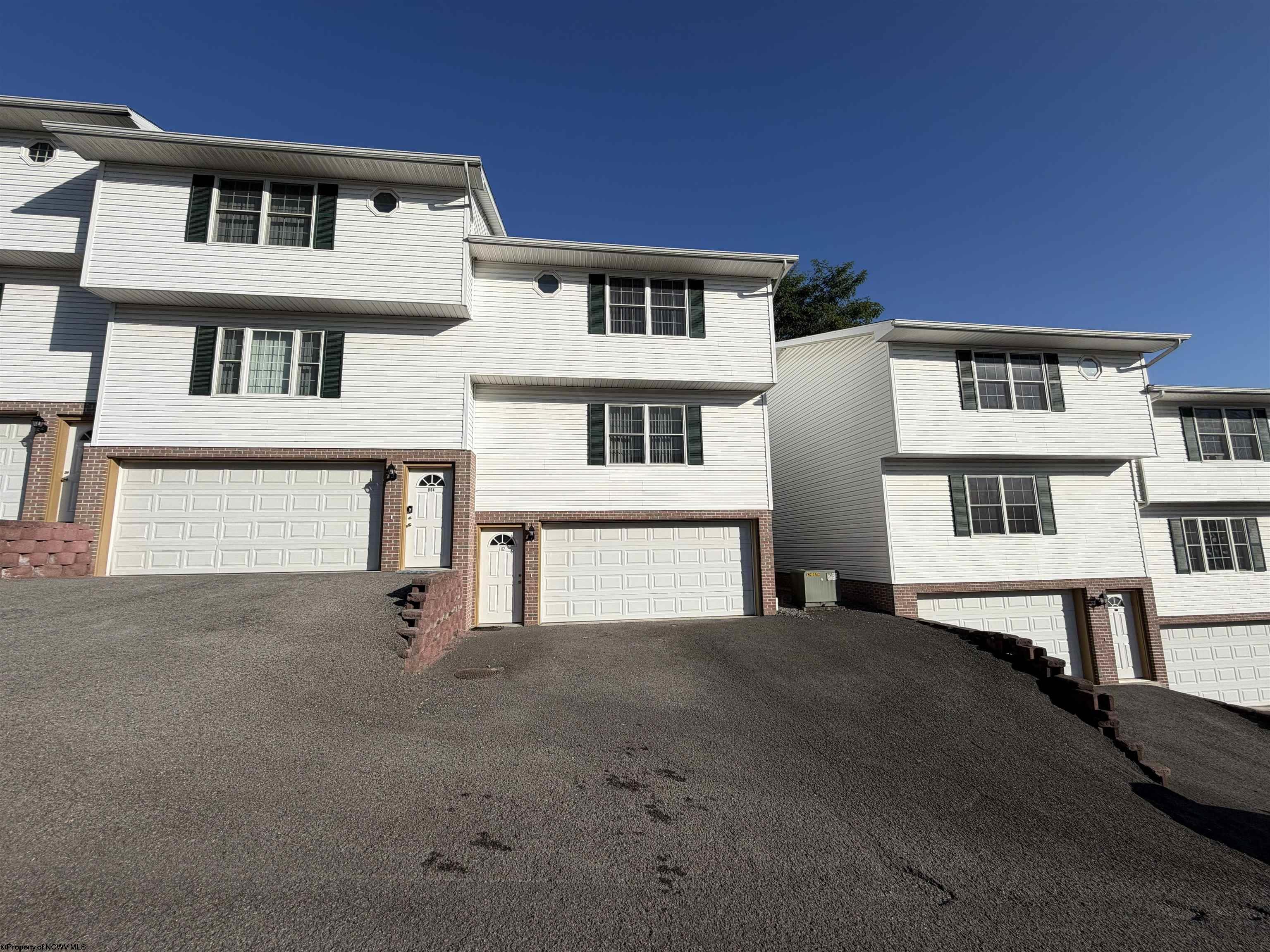 802 Carmell Court Morgantown WV 26505