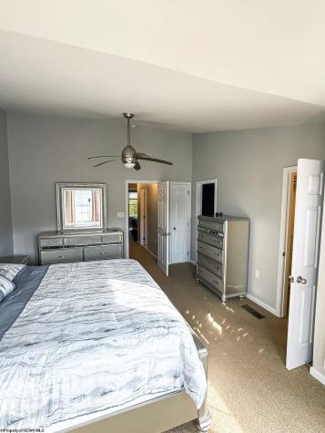 209 Raven Run Morgantown WV 26508