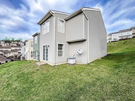 209 Raven Run Morgantown WV 26508