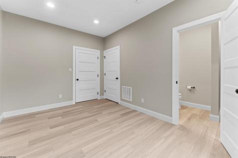 112 Chestnut Grove Morgantown WV 26505