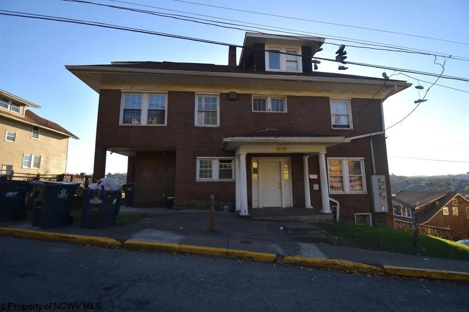 678 Spruce Street Morgantown WV 26505