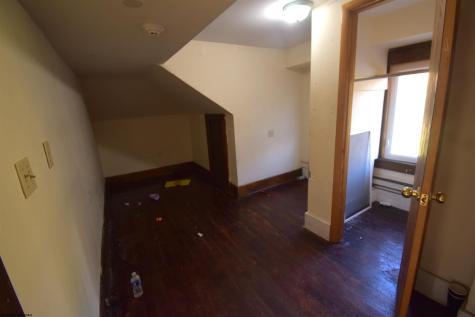 678 Spruce Street Morgantown WV 26505