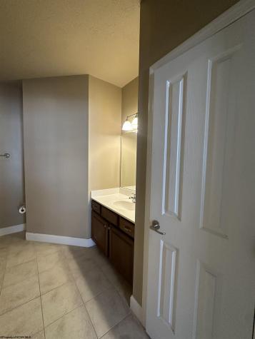 2537 Suncrest Village Morgantown WV 26505