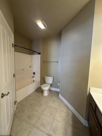 2537 Suncrest Village Morgantown WV 26505