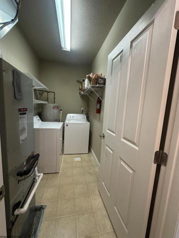 2537 Suncrest Village Morgantown WV 26505