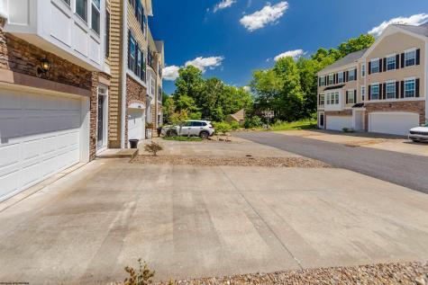 3333 Sun Court Morgantown WV 26505