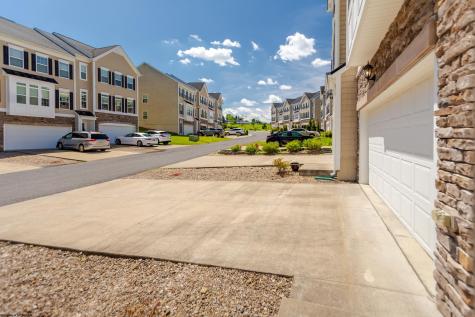3333 Sun Court Morgantown WV 26505