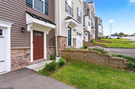 61 Hewstone Court Morgantown WV 26501