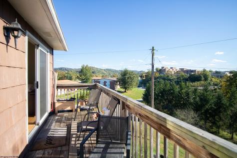 84 Pinewood Lane Clarksburg WV 26301