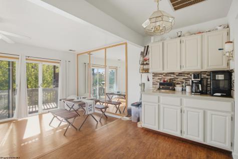 84 Pinewood Lane Clarksburg WV 26301
