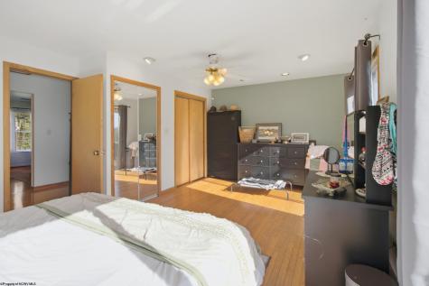 84 Pinewood Lane Clarksburg WV 26301