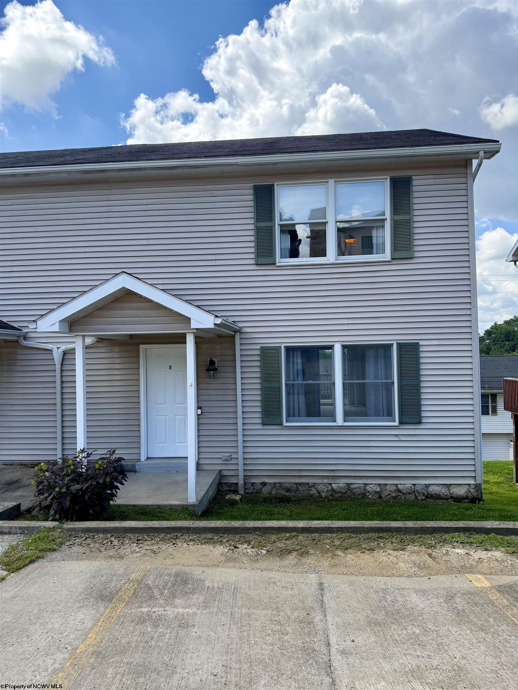 8 Riddle Court Morgantown WV 26505