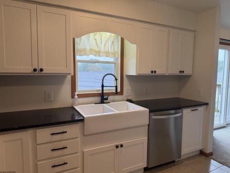 8 Riddle Court Morgantown WV 26505