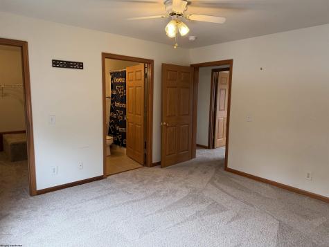 8 Riddle Court Morgantown WV 26505