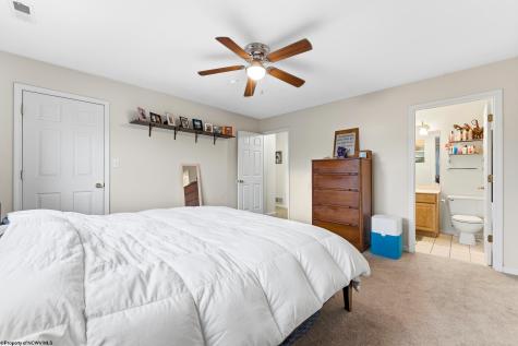 204 Stonegate Circle Morgantown WV 26505