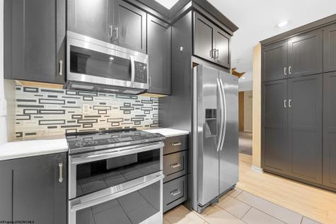 102 Lakeview Estates Morgantown WV 26508