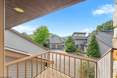 102 Lakeview Estates Morgantown WV 26508