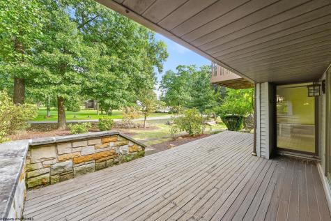 102 Lakeview Estates Morgantown WV 26508