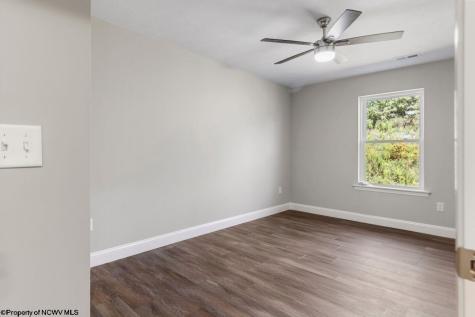 276 Red Oak Lane Morgantown WV 26501