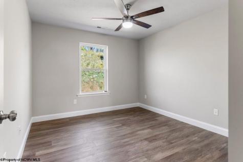 276 Red Oak Lane Morgantown WV 26501