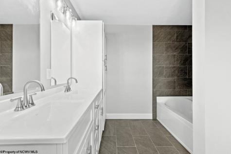284 Red Oak Lane Morgantown WV 26501