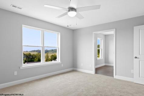 284 Red Oak Lane Morgantown WV 26501