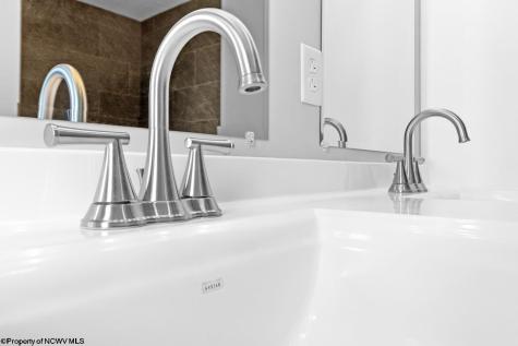 284 Red Oak Lane Morgantown WV 26501