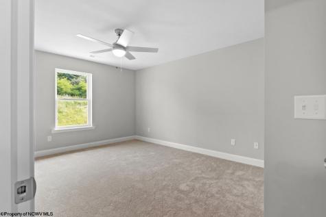 284 Red Oak Lane Morgantown WV 26501