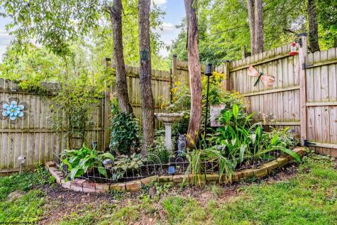 3 Banner Place Morgantown WV 26508