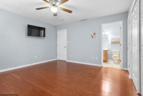 211 Stonegate Circle Morgantown WV 26505