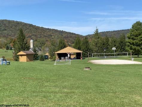 100 Deerfield Circle Davis WV 26260