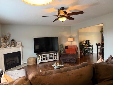 27 Clear Spring Drive Morgantown WV 26508