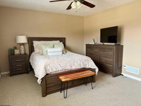 27 Clear Spring Drive Morgantown WV 26508