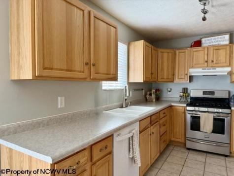 27 Clear Spring Drive Morgantown WV 26508