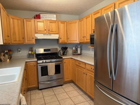 27 Clear Spring Drive Morgantown WV 26508