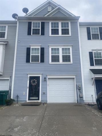 203 Queensbury Ct Court White Hall WV 26554