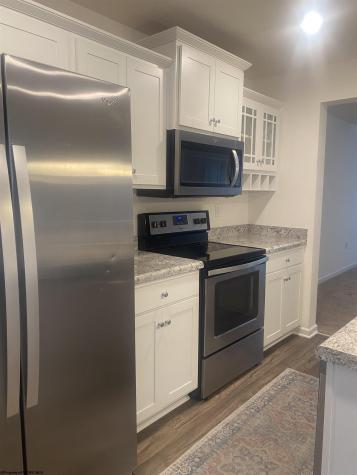 203 Queensbury Ct Court White Hall WV 26554