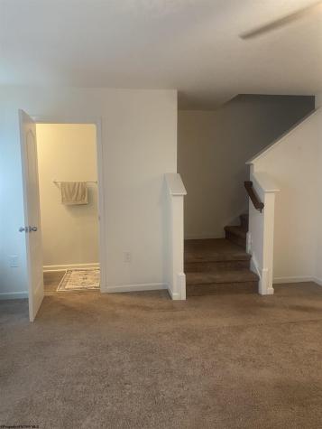 203 Queensbury Ct Court White Hall WV 26554