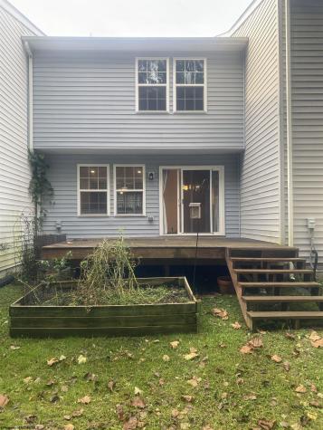 203 Queensbury Ct Court White Hall WV 26554