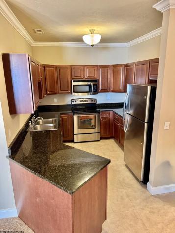 2131 Suncrest Village Morgantown WV 26505